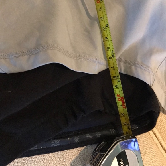 Athleta 2 in 1 shorts gray size small - Picture 5 of 5